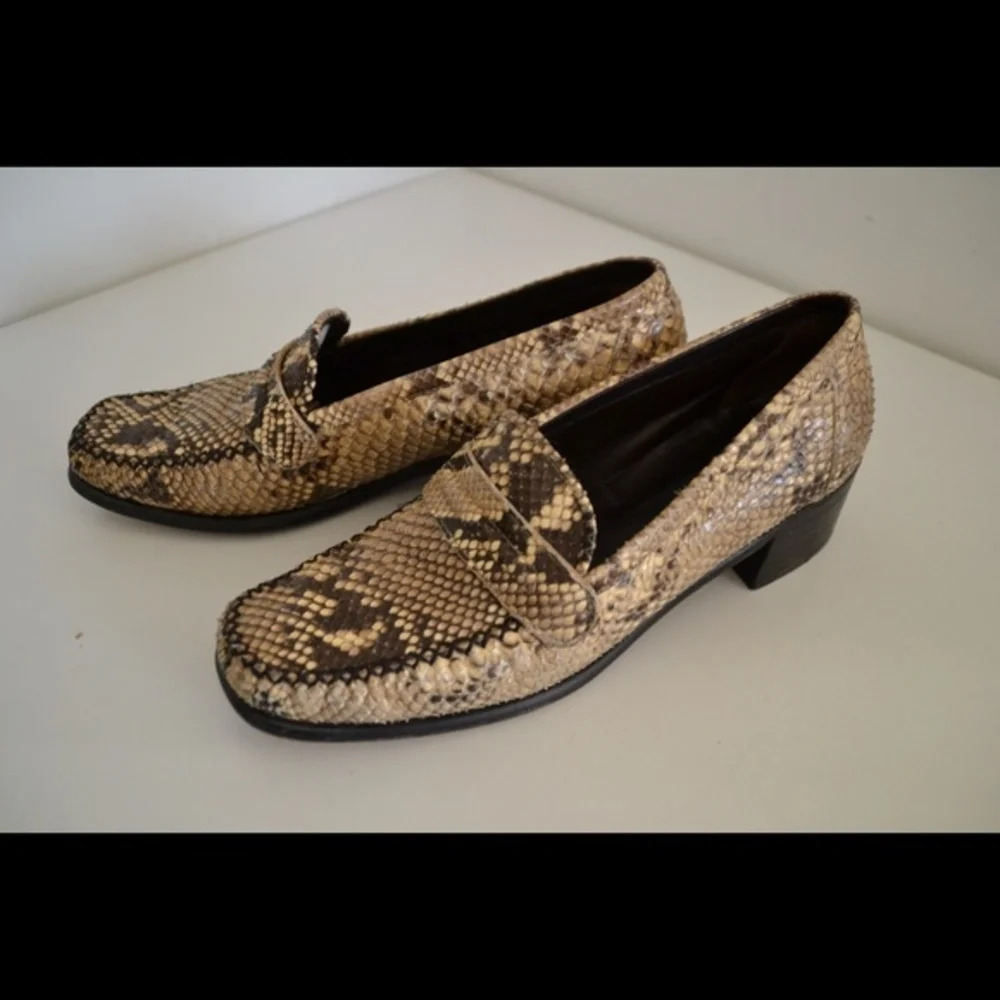 Stuart Weitzman oxfords